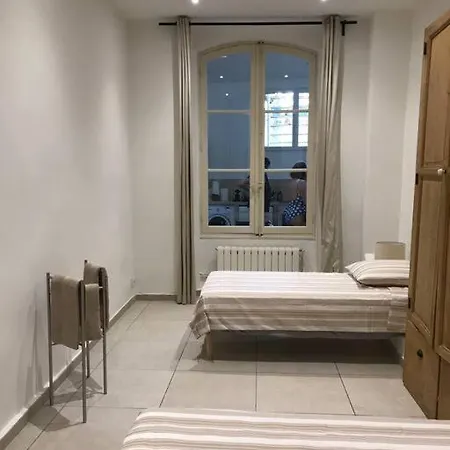 Crew House 10 Beds * La Ciotat